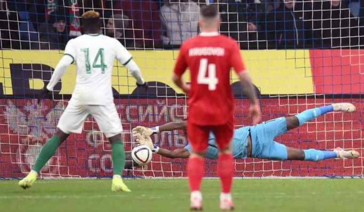 Сборная России &quot;уничтожила&quot; Замбию, одержав восьмую победу подряд