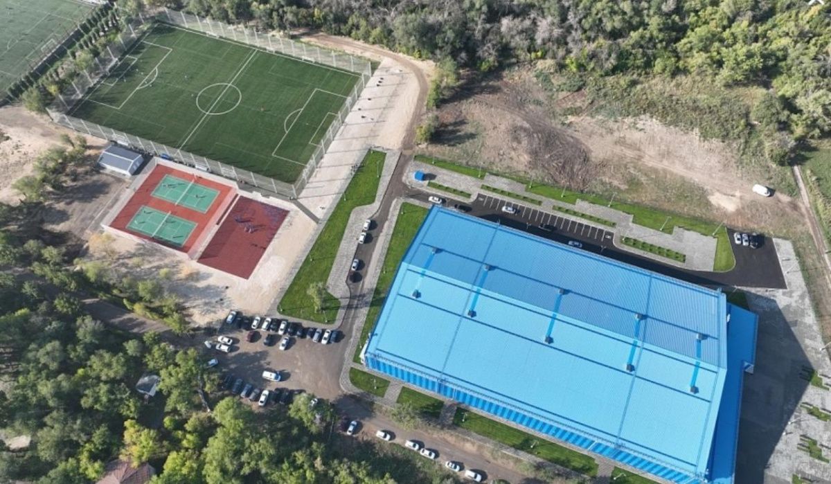 В Волгоградской области новый футбольный манеж получил имя Александра Никитина 