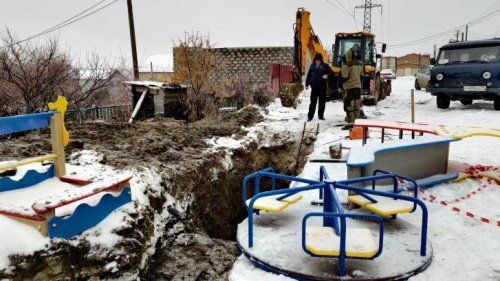 "ЖКХ - убийцы": под Волгоградом ребёнок провалился в коммунальную яму с ледяной водой