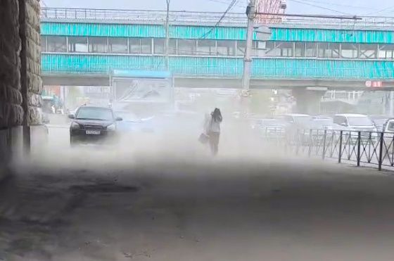 Новосибирск покрылся пылью