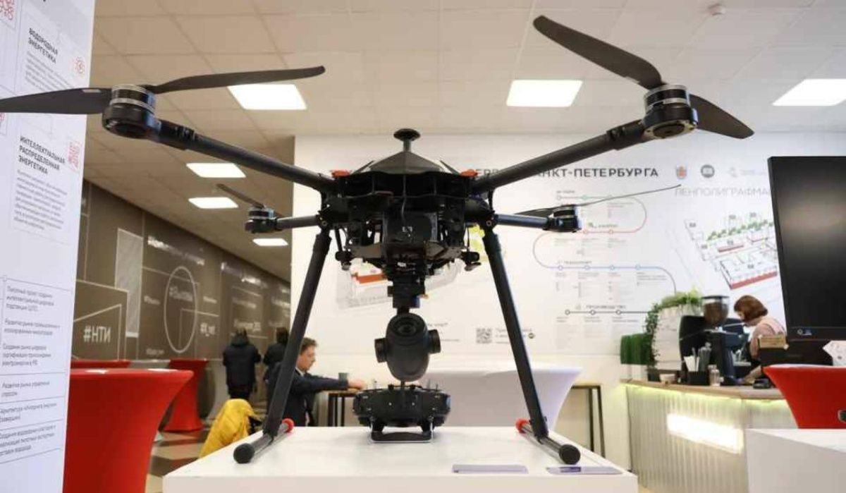 Дроны и катера с камерами усилят безопасность на «Алых парусах» и ПМЭФ-2025