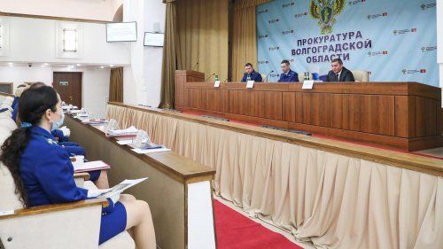 Губернатор Волгоградской области Бочаров выступил в прокуратуре