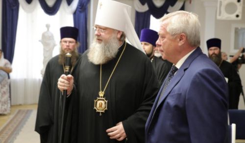 Губернатор Ростовской области вручил награды священнослужителям 