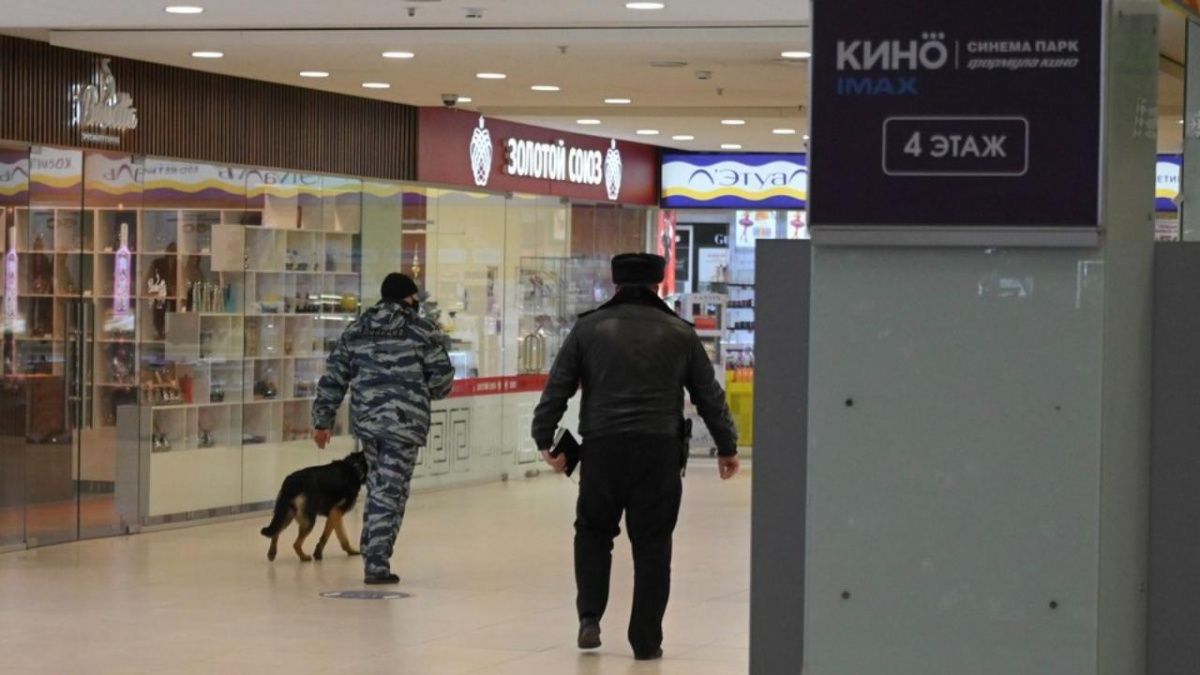 В Волгограде эвакуируют торговые центры