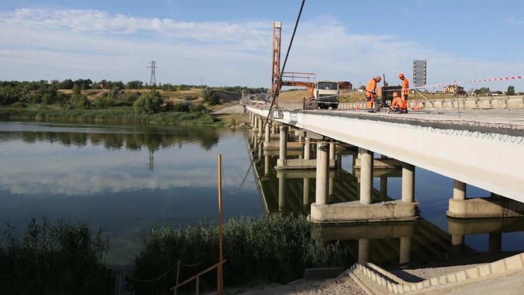 Дефекты нового моста под Волгоградом дорожники устранят за свой счёт
