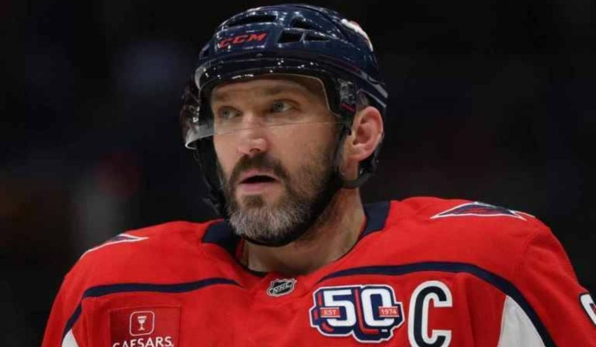 Овечкин в пяти шайбах от рекорда Гретцки