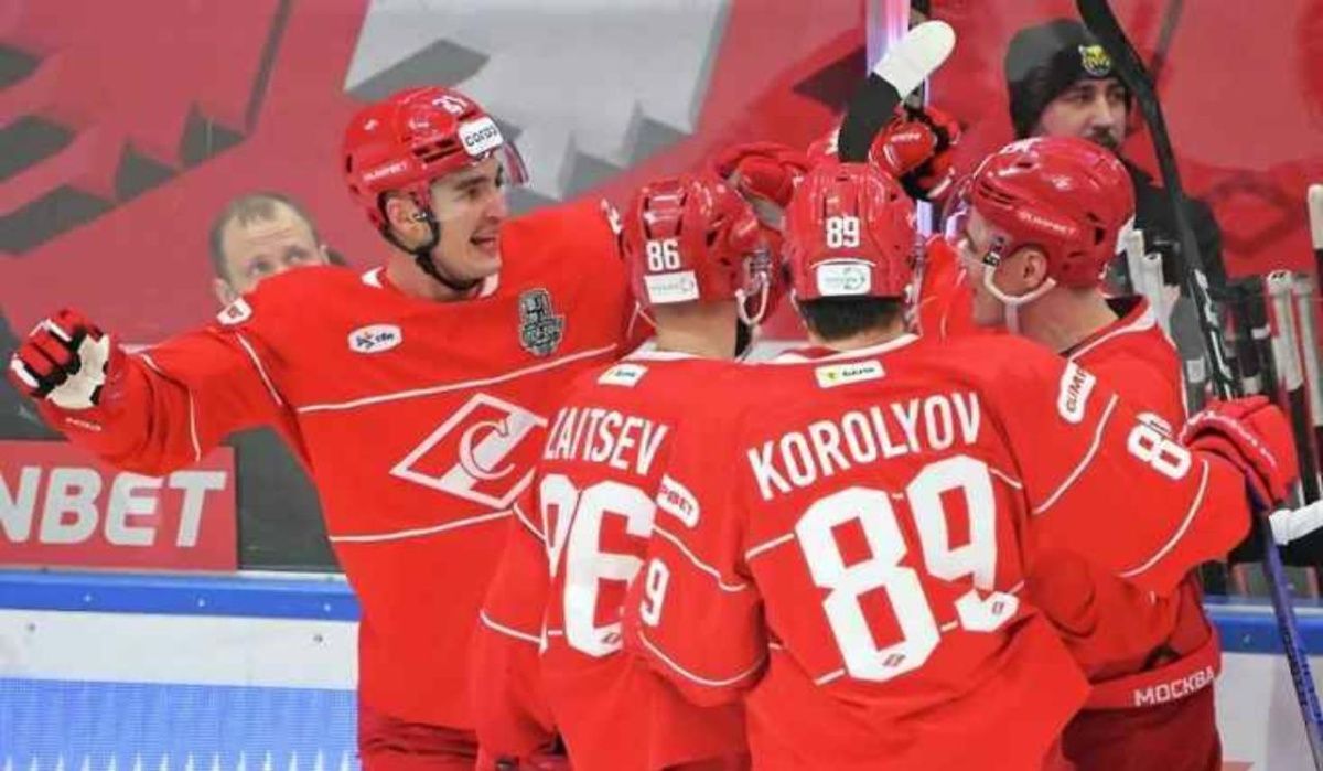 «Спартак» начал плей-офф КХЛ с победы