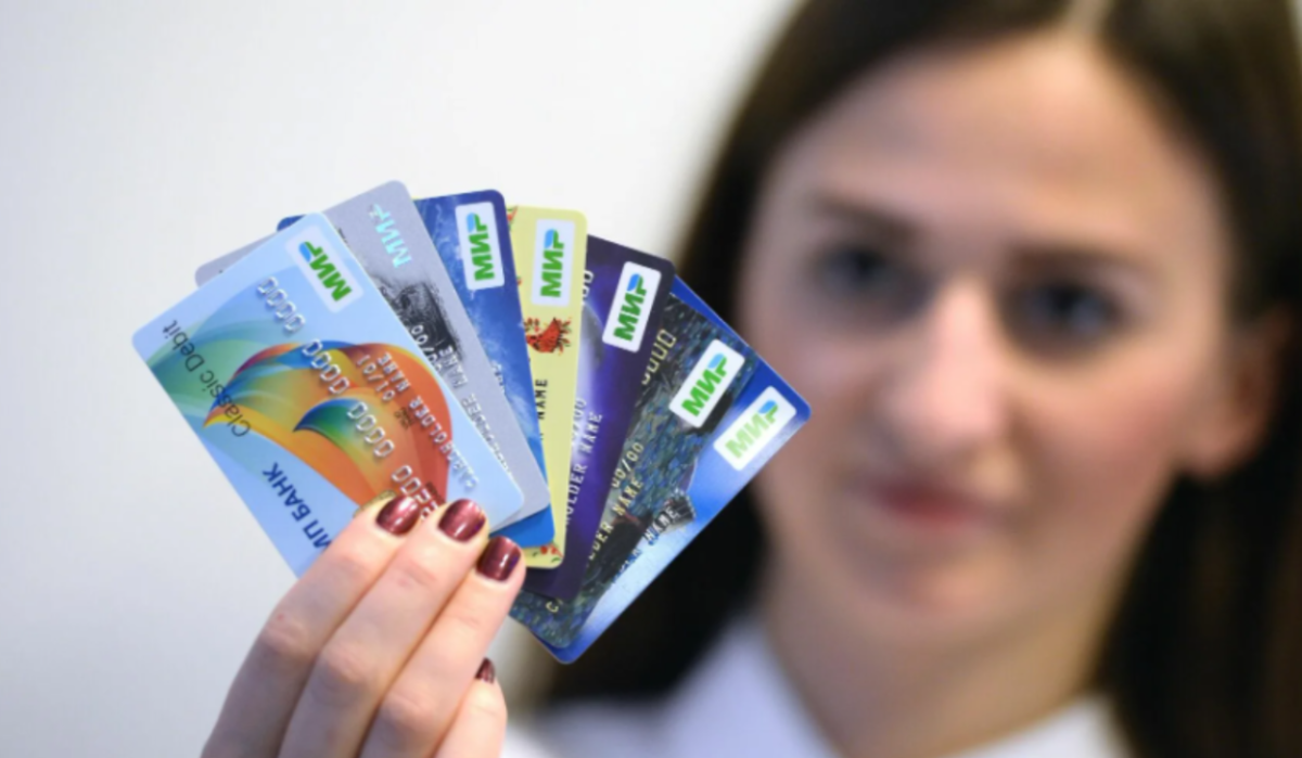 В Иране началась работа системы оплаты российскими картами «Мир»