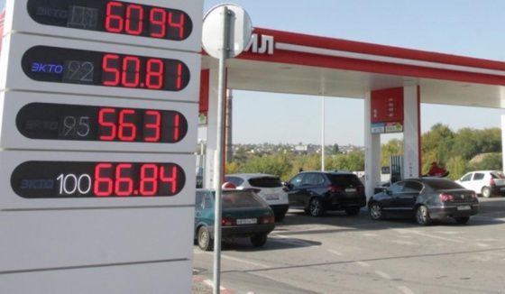 В Волгоградской области подешевел бензин 