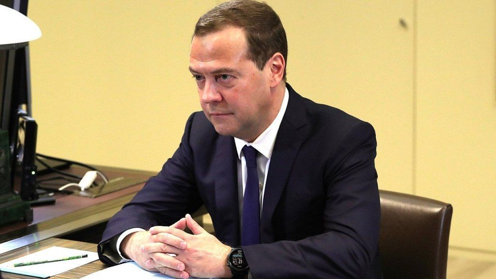Медведев призвал ликвидировать Зеленского при удобном случае