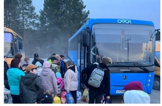 Несколько сотен человек эвакуировали в Омской области