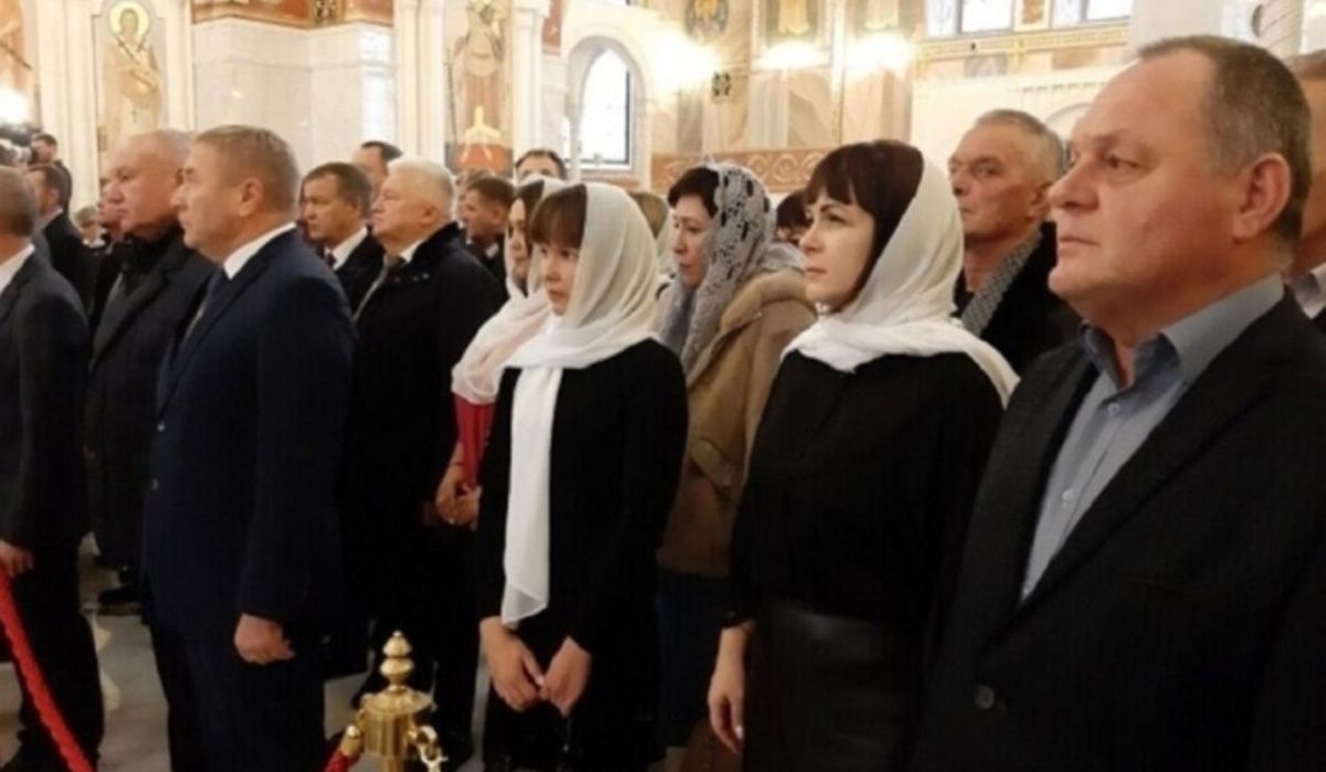 Волгоградские чиновники пришли на молебен в Александро-Невский собор