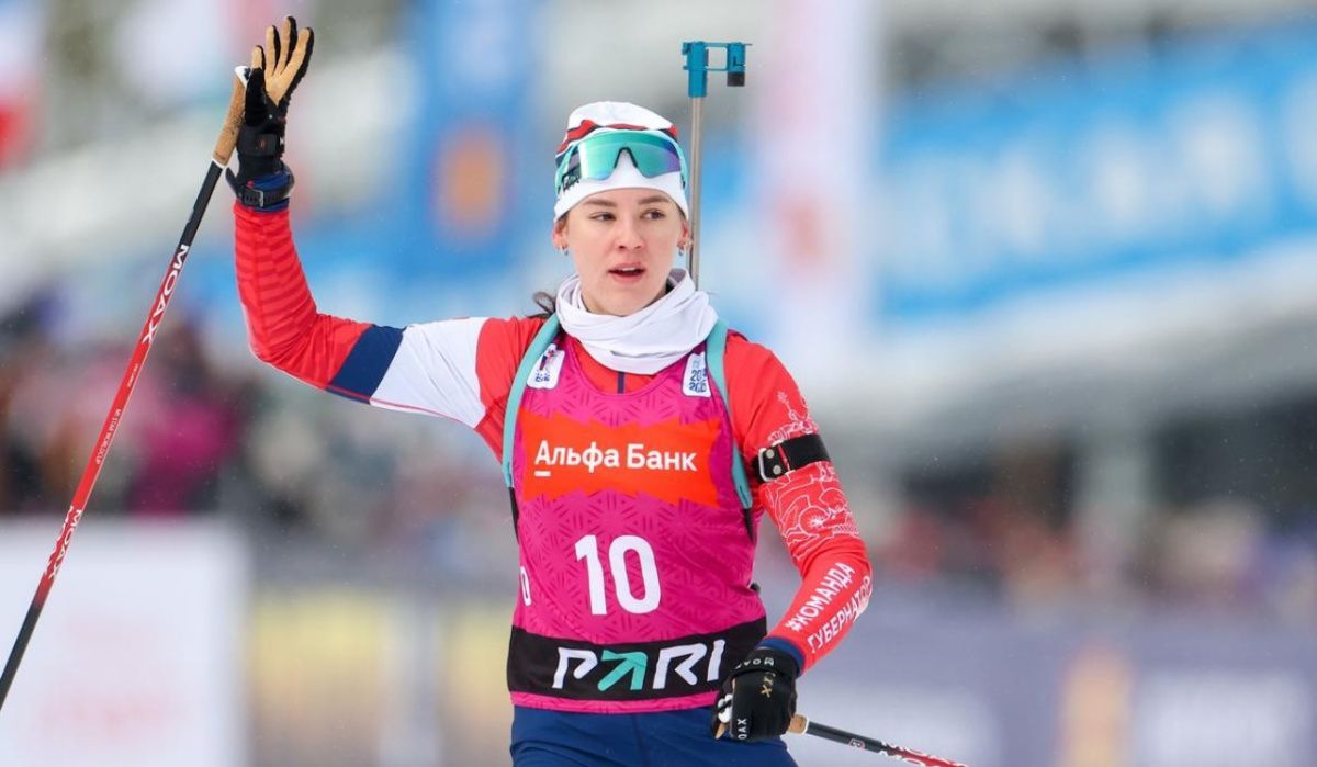 Биатлонистка Халили одержала победу в масс-старте на чемпионате России