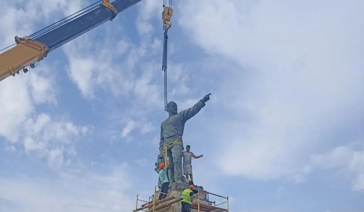 В Волгограде демонтировали памятник, который уцелел в Сталинградскую битву