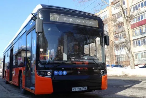В Нижнем Новгороде из-за провала асфальта изменились маршруты общественного транспорта